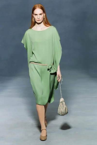 Look 19